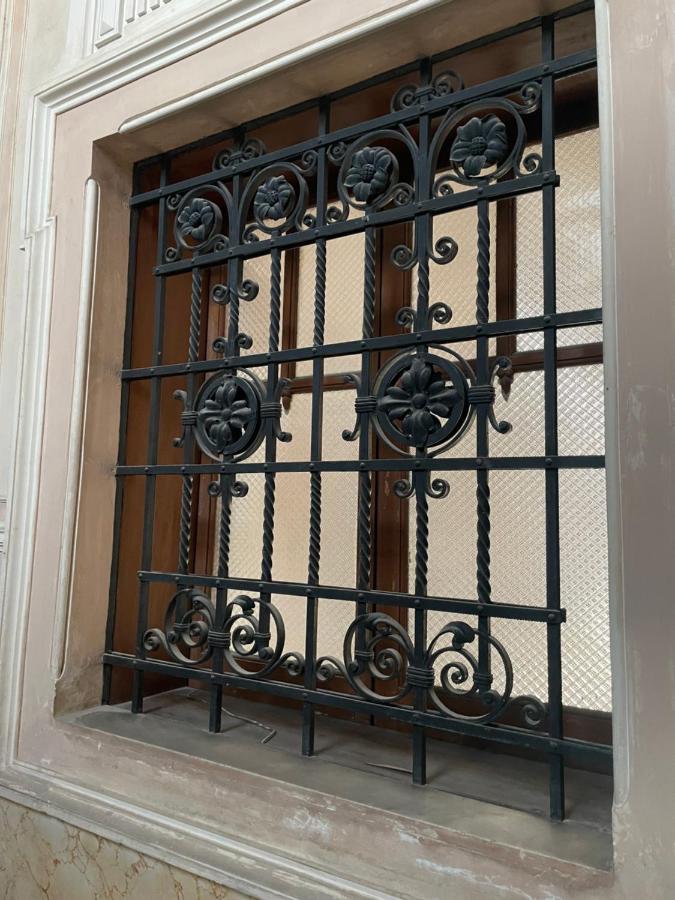 Апартаменты I Mezzanini Di Palazzo Bonaccorsi Милаццо Экстерьер фото