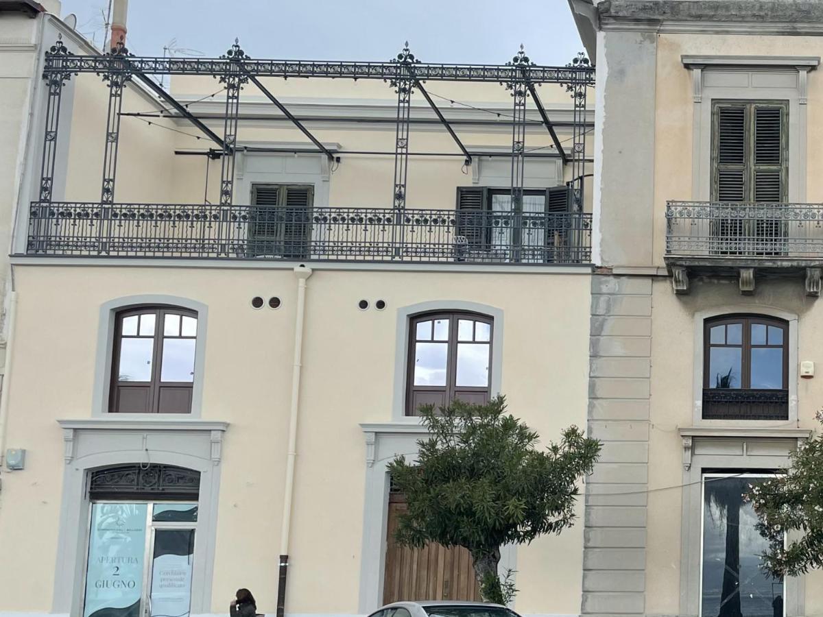 Апартаменты I Mezzanini Di Palazzo Bonaccorsi Милаццо Экстерьер фото