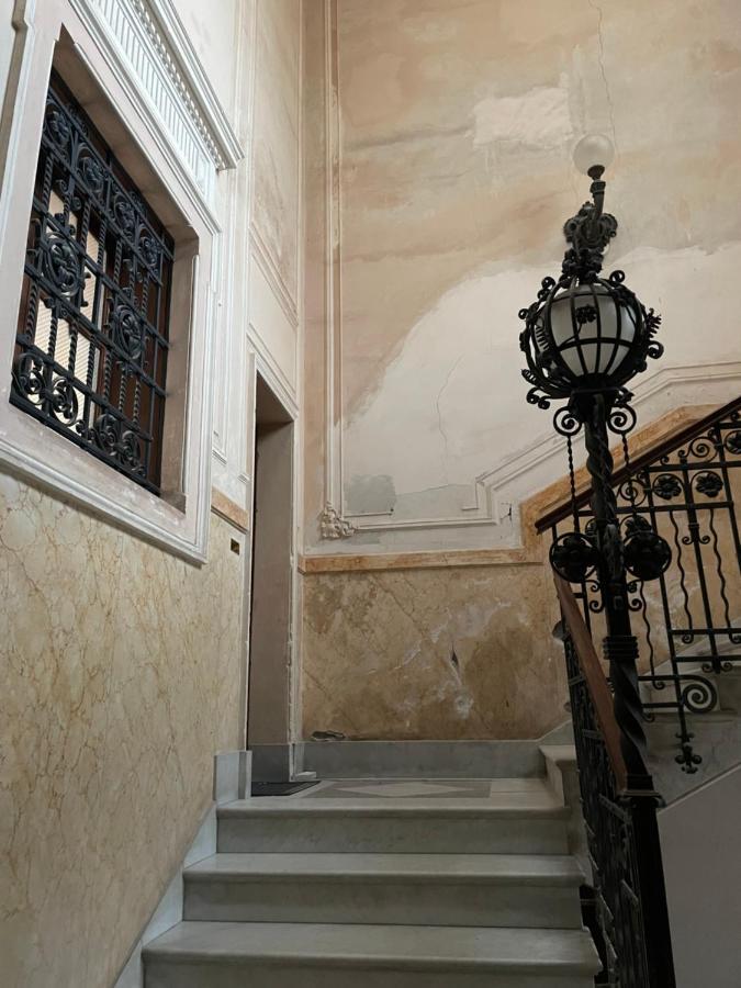 Апартаменты I Mezzanini Di Palazzo Bonaccorsi Милаццо Экстерьер фото